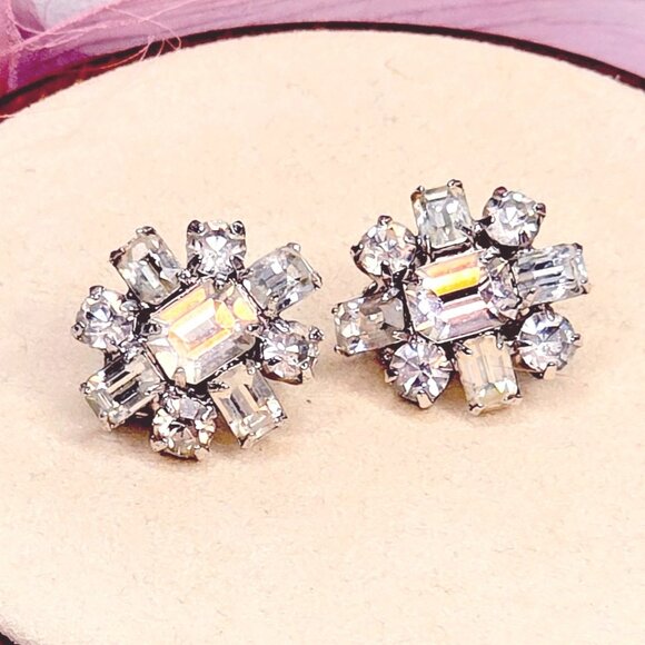 Vintage 1940s Hollywood  Glam Rhinestone Clip On Earrings Patent 1967965 - Picture 5 of 11